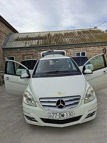 volkswagen passat b8: Mercedes-Benz B 170: 1.7 l | 2008 il Sedan — 1