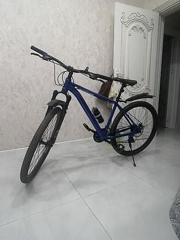 Dağ tipli velosiped – mavi rəng, yüngül alüminium gövdə ilə