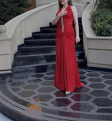 Qırmızı axşam geyimi – zərif və diqqətçəkən dizayn - Model: Uzun