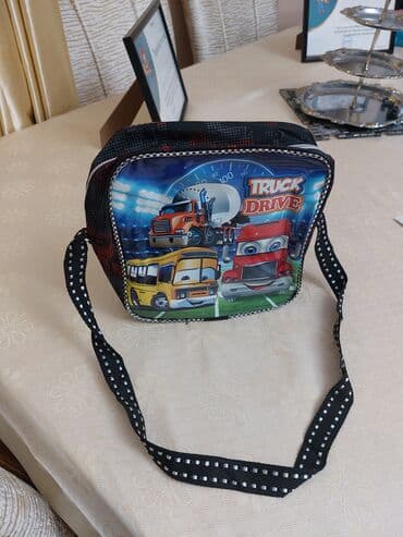 mekteb çanta: YENI islenmeyib.Ikisi birlikde 12 manat tek tekde satilir — 3