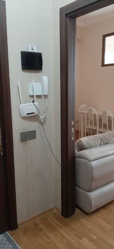 qarayev obyekt: Qaraev metrosuna yaxin 18 mertebeli binanın 16-ci mərtəbəsində — 3