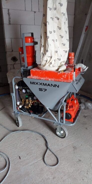 Sənaye suvaq maşını "Mixxmann S7" modeli ilə təqdim olunur. Bu maşın