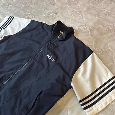 yun koftalar: Adidas qısaqol yüngül idman gödəkçəsi - Model: qısaqol, tam ön — 2