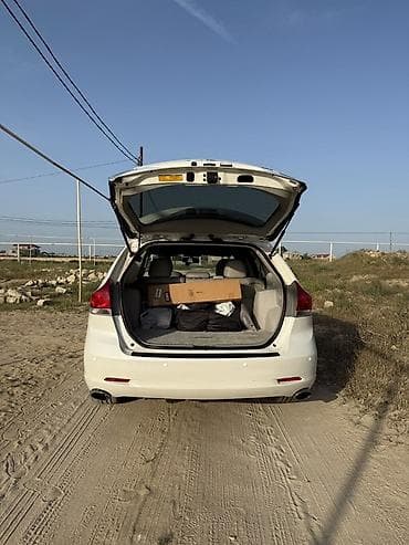 ford yuk: Toyota Venza: 3.5 l | 2010 il Krossover — 4
