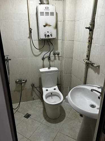Mənzil Sabunçu rayon İcra Hakimiyyəti ilə üzbəüz yerləşir 1 otaqdan 2 — 8
