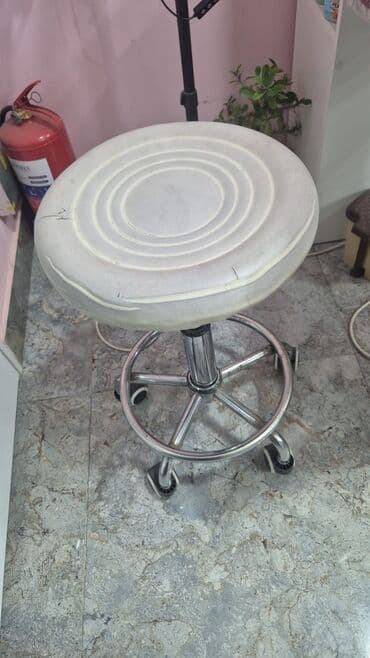 kuxna stol stul divan: Kreslo — 1