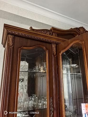 Klassik üslublu vitrin-büfe - Material: Təbii ağac karkas, şüşə — 4