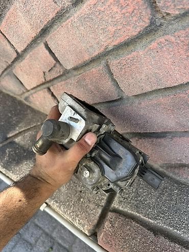 Hyundai/Kia EGR klapanı (elektron idarəetməli) Arginal üstdən