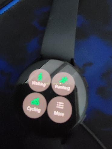 su despensoru: Samsung Galaxy Watch5 (qara) - Model: Galaxy Watch5 - Korpus: dairəvi — 6
