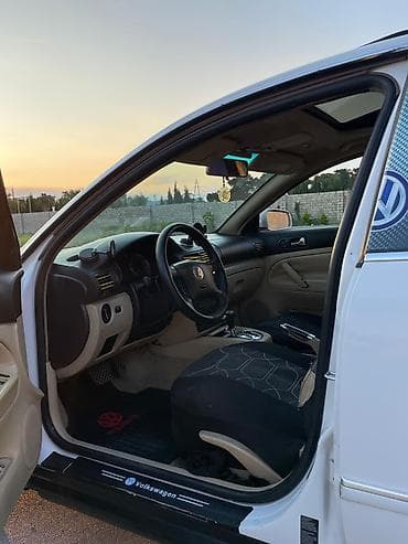 multi sukan: Volkswagen sedan – salon detalları və komfort - Rəng: bej/qaranlıq — 8