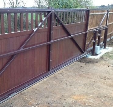 matolar: Reis üzərində yürüyən qapılar, mühərrik bir ton iki yüz klq, 1200 klq — 2