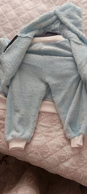 Uşaq üçün isti iki hissəli dəst - Rəng: açıq mavi - Material: yumşaq lalafo.az -da Uşaq üçün isti iki hissəli dəst - Rəng: açıq mavi - Material: yumşaq