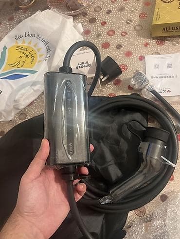 EV mobil şarj cihazı (EVSE) – tənzimlənən axın və adapterlə Məhsul