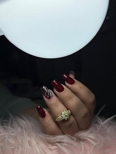 Sifarişlə əl işləri: Xidmət: Peşəkar manikür və dırnaq dizaynı Təsvir: - Klassik, fransız — 9
