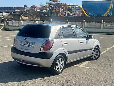 ağ maşın: Kia Rio: 1.4 l | 2007 il Hetçbek — 4