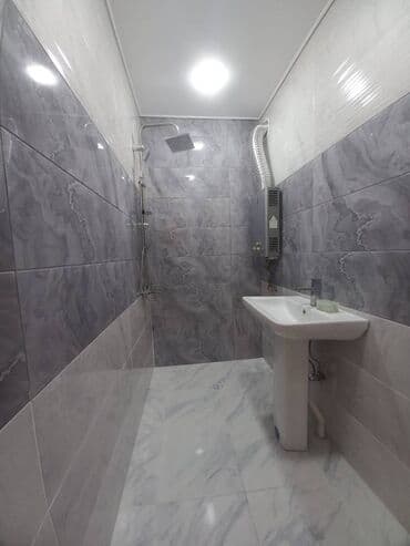 8 ci mikrorayon 3 otaqli evler: Bakı, 2 otaqlı, Köhnə tikili, 60 kv. m — 8