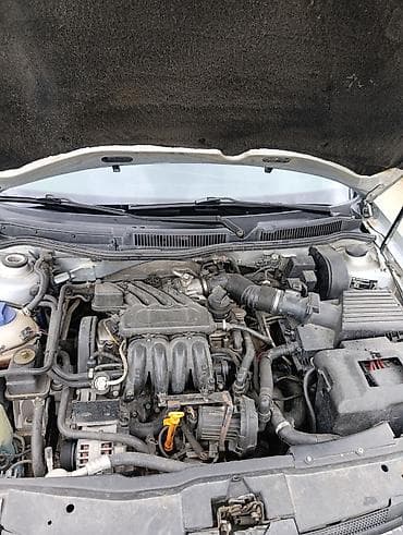 teker 18: Volkswagen Golf: 1.6 l | 2001 il Hetçbek — 4
