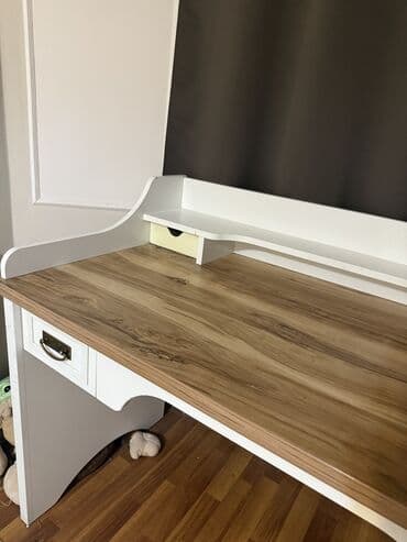 Ofis dəst mebeli: İşlənmiş, Dördbucaq masa — 2