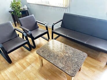 Ofis mebeli: İşlənmiş, Divan, Jurnal masası, 2 kreslo, Divan, Bazasız, Açılmayan — 2