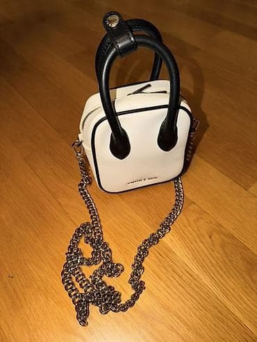 Çiyin çantası, Charles & Keith, İşlənmiş