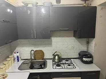 Mətbəx mebel dəsti – yüksək parıltılı boz (antrasit) rəngdə üst