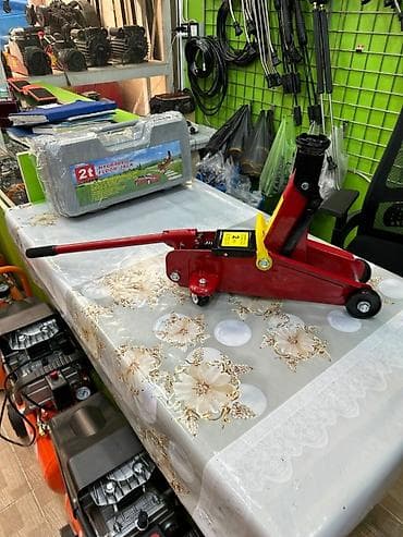 domkratlar: Danqrat 2 cüre geldi yeni geldi 2 tonluq qiymet sadece 52 man 1 həfdə — 2