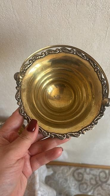 aksesuar qabi: İkisi birlikdə 305 qr. 1 qr 4 azn — 1