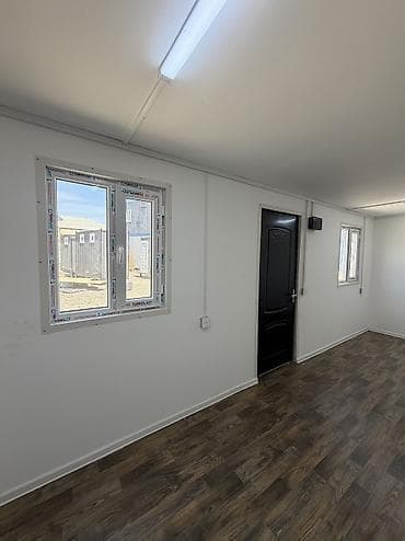 Контейнеры: Mavi rəngli modul/konteyner otaq - Ölçü təxmini: 6 m uzunluq, 2.4 m — 10