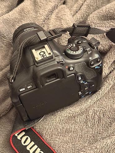 360 derece kamera: Canon EOS 600D DSLR fotoaparat + Canon EF‑S 18‑55mm obyektiv Az — 4