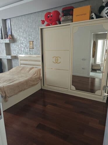 Divan və masa dəstləri: Dolab-asılqan — 1