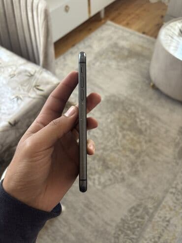 iphpne 11 pro: IPhone 11, Qara, Face ID — 3