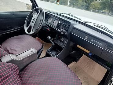 Продажа авто: VAZ 2107, ağ rəng, sedan kuzov. Texniki xüsusiyyətlər: - Benzin — 7