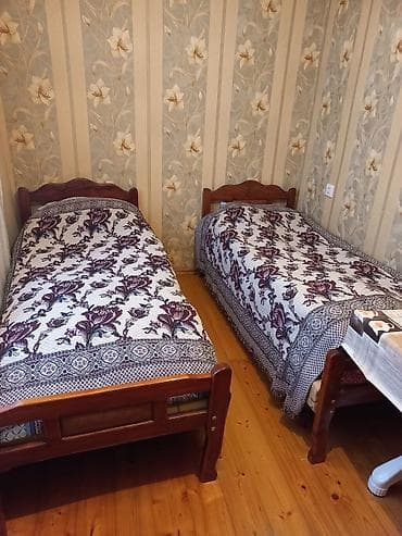 islenmis taxt satilir: Kravat heç bir prablemi yoxdu.İkisidə satılır 1 dənəsi 80 manat.Tək — 1