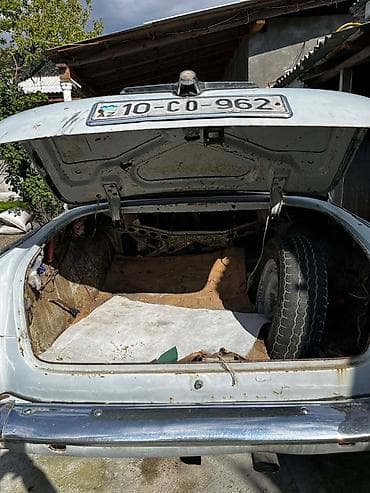 e39 radiator: GAZ-21 Volqa, klassik sovet sedanı Xüsusiyyətlər: - Korpus: 4 qapılı — 7