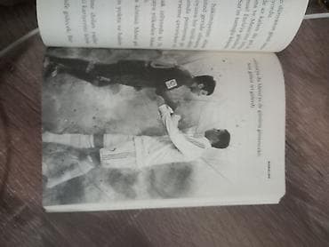 mhm ingilis dili pdf: Cristiano Ronaldo ktabı az işlənmiş üzərində yazı izi yoxdur, cızıx — 6