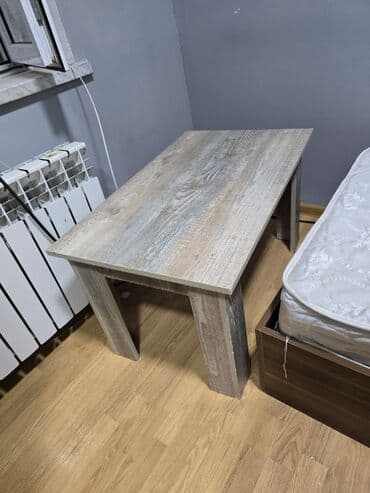 Jurnal masası, İşlənmiş, Açılmayan, Kvadrat masa