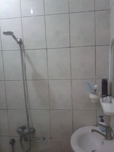 binə qəsəbəsində: Bakı, M.Ə. Rəsulzadə qəs., 2 otaqlı, Köhnə tikili, m. Azadlıq Prospekti, 24 kv. m — 7
