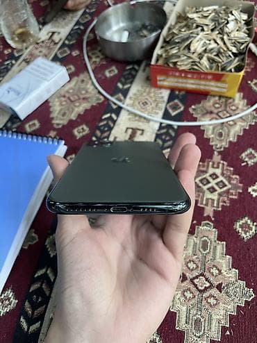 macbook pro 17: IPhone 11 Pro Max, 64 GB, Space Gray, Barmaq izi, Simsiz şarj, Face ID — 3