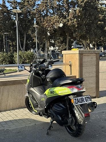 - ST max 150, 150 sm3, 2024 il, 12424 km — 9