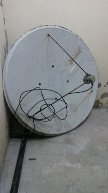 2 ədəd peyk antena satılır. Krosna, boşqab. Ölçüləri. 1-cisi