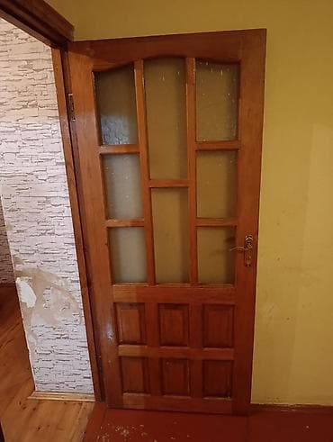 mebel home: İşlənmiş ev qapı və pəncərələri satılır. Taxta qapılardır. İstəyən — 4