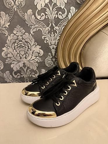 ketalar: Qadın idman ayaqqabısı – Guess - Rəng: qara, ağ qalın altlıqla - — 2