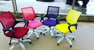 офисные кресла: Новый, С колесиками, Рукояти не регулируются, Ткань — 24