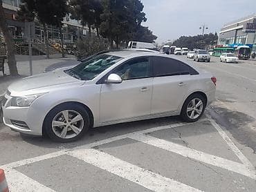 masin ucun antena: Chevrolet Cruze sedan – gümüşü rəng. - Kuzov: 4 qapılı sedan — 2