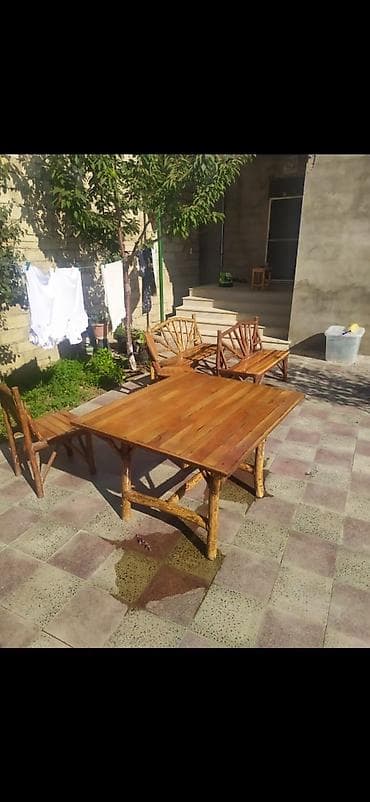 Dördbucaq masa, Açılmayan, Skameykalar ilə, Taxta