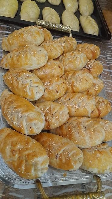 Milli şirniyyat tortlar və xəmir yeməklər assortimenti – evdə