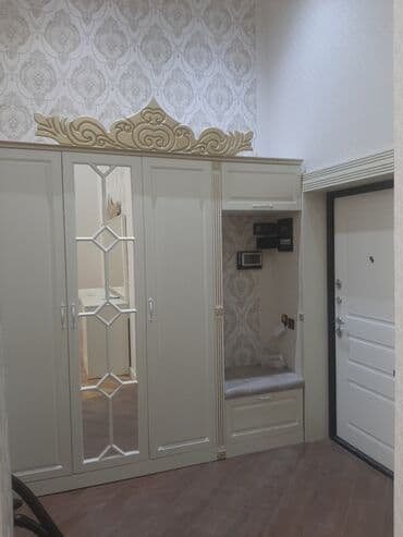 bakıxanov kiraye ev: 28 May metrosundan 700-800şərq bazarından 100 metr məsafədə 177 — 13