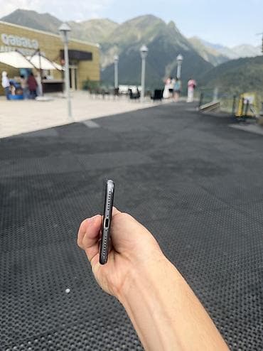 dana baki: IPhone 8 Plus, Qara, Simsiz şarj — 5