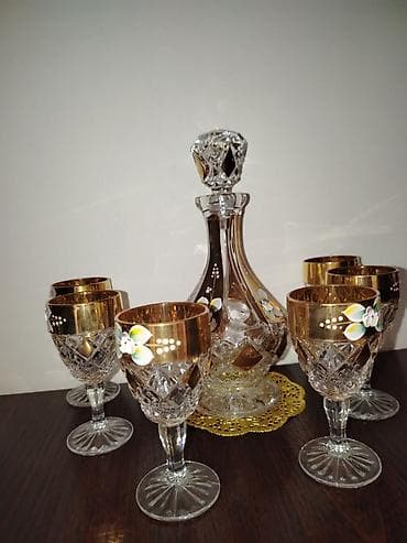 Kişmiş-şərab dəsti – kristal qrafin və 6 balaca bokal - Material