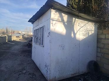 Soyuducu avadanlığı: Salam 2.30zun 3metredir ici taxdayla yıxlmadadr barter var könə masla — 2